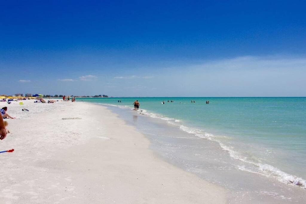 Luxurious Modern Townhouse Right Across Beach!! Table Tennis St. Pete Beach Exterior foto